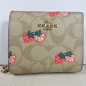 Coach Snap Wallet in Signature Canvas with Strawberry Print, Lt Khaki/Multi -NWT